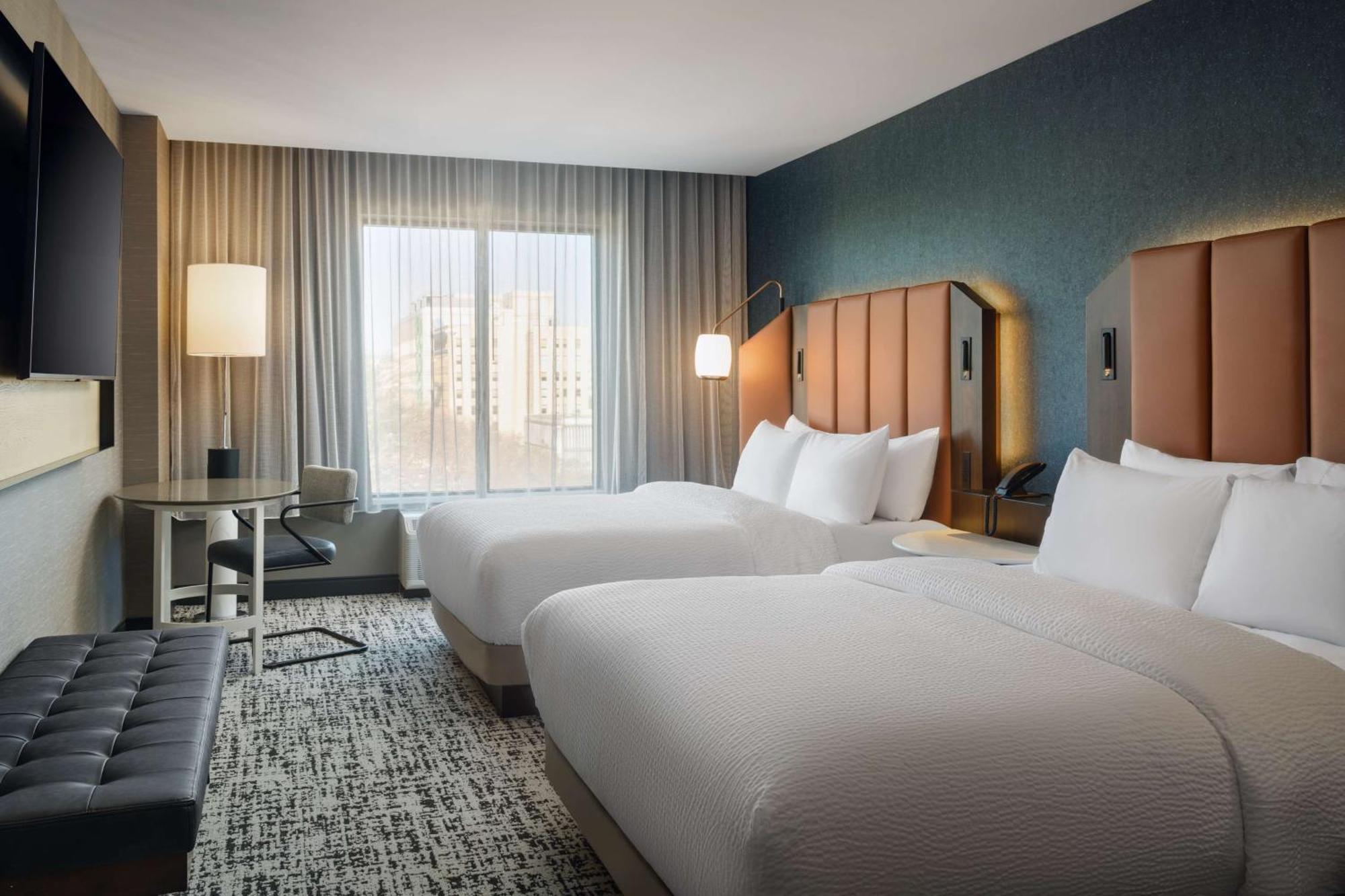 ホテル Tempo By Hilton Raleigh Downtown エクステリア 写真
