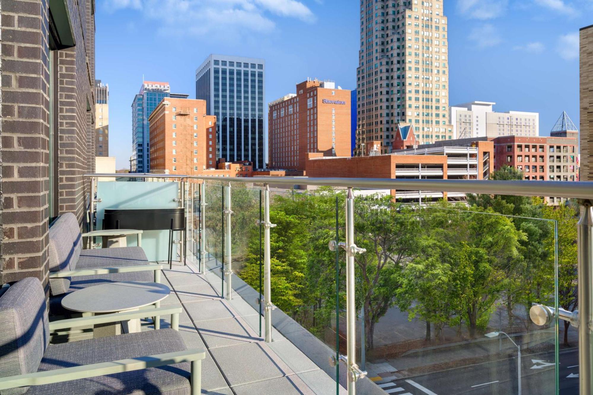ホテル Tempo By Hilton Raleigh Downtown エクステリア 写真