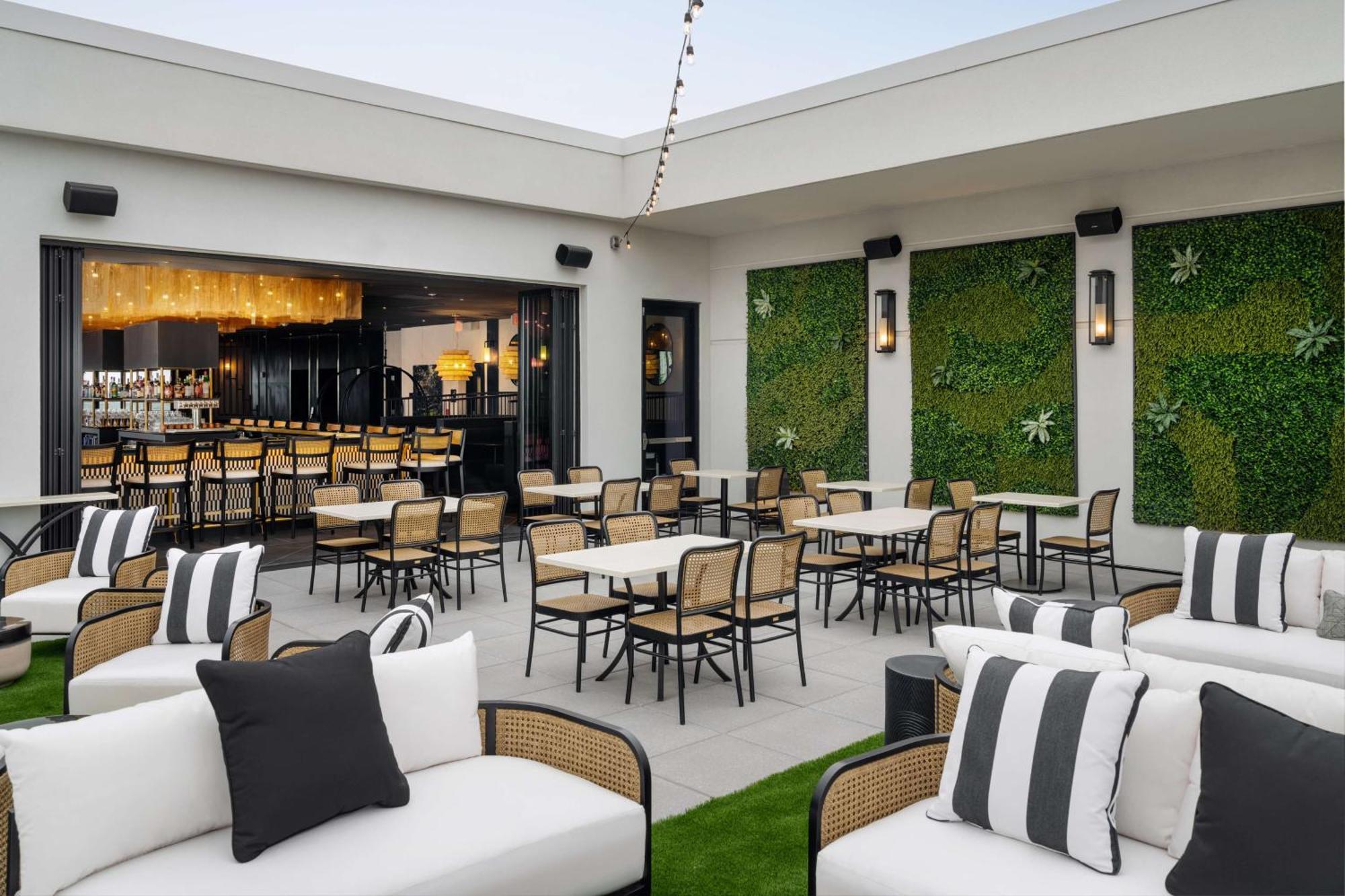 ホテル Tempo By Hilton Raleigh Downtown エクステリア 写真